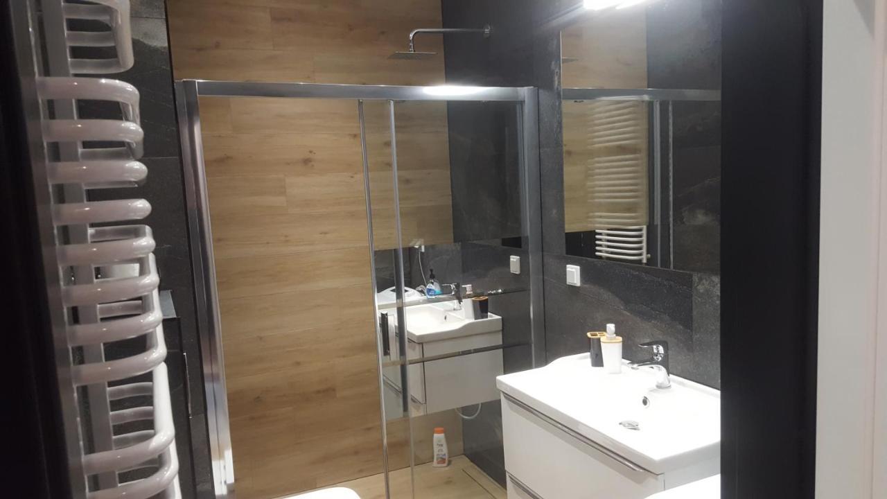 Apartament Skarbowa 2 & Parking Лешно Экстерьер фото